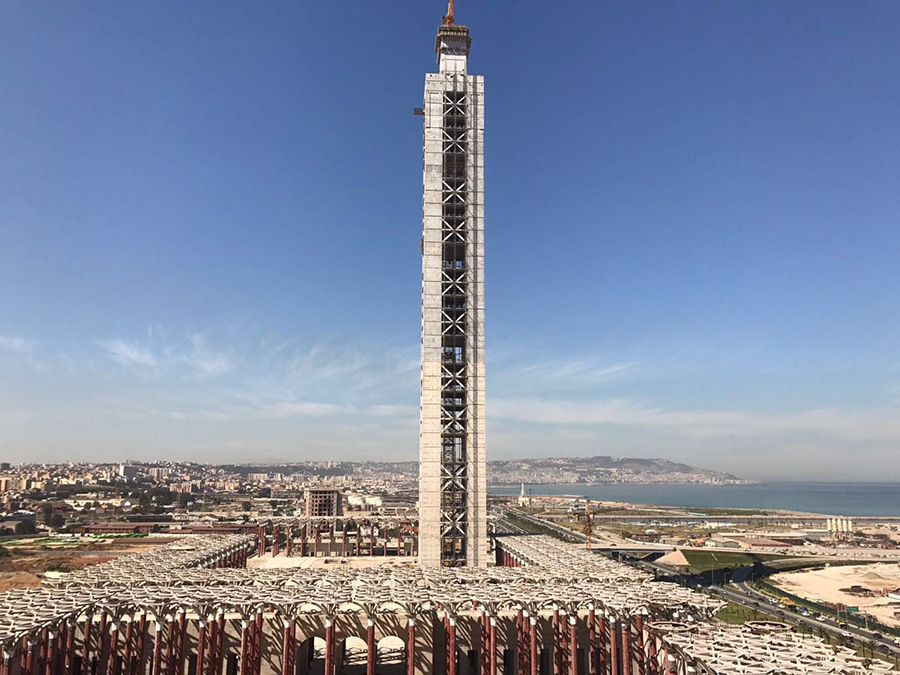 Chinese construction team builds mosque with tallest minaret in Africa