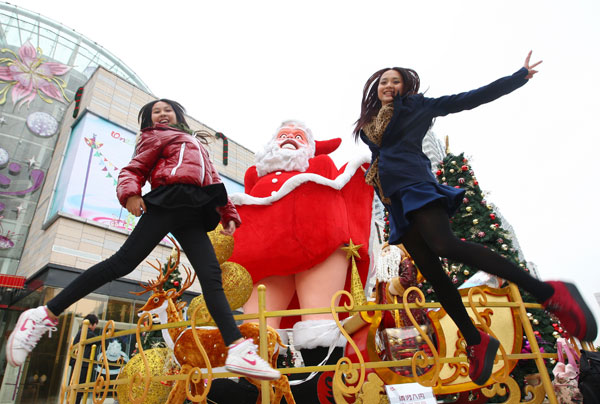 Shoppers in China boost festival sales