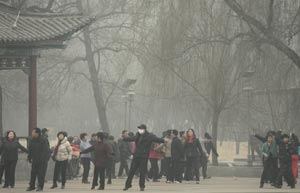 Beijing targets industrial pollution amid lingering smog