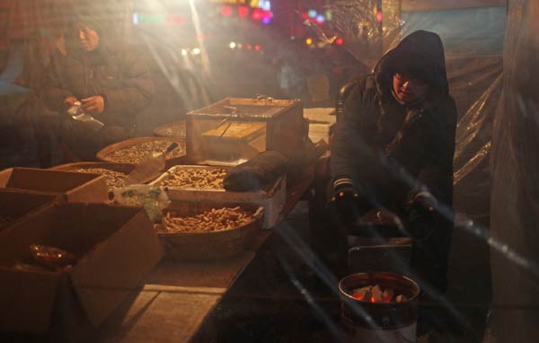 Street food vendors spice up cold winter nights