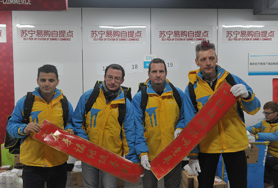 Suning hires expats as couriers on Chinese New Year holiday