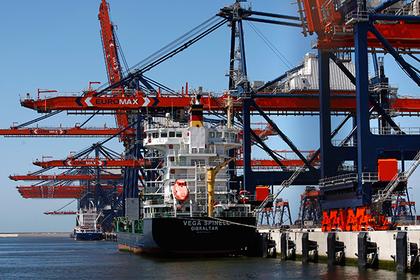 COSCO Pacific takes 35% stake in terminal of Rotterdam