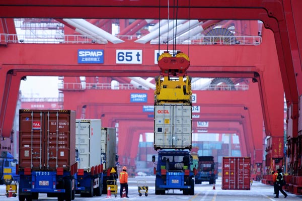 China's exports face downward pressure in Q3