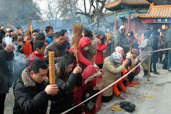 Pray for good fortune in Year of the Snake
