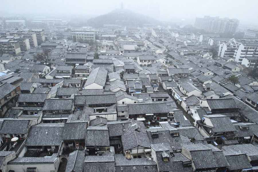 Snowfall hits cities in eastern and central China