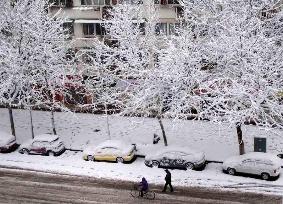 Snowfall hits cities in eastern and central China