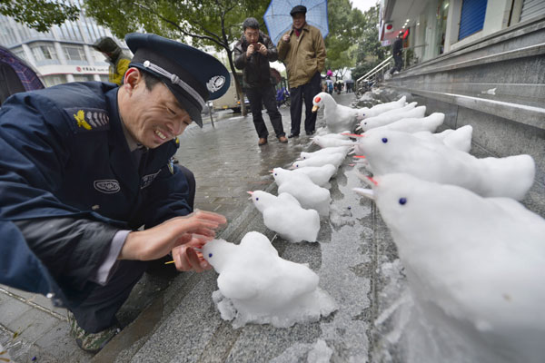 Snowstorm hits E. China