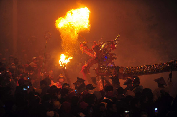 Dragons dance firestorm festival