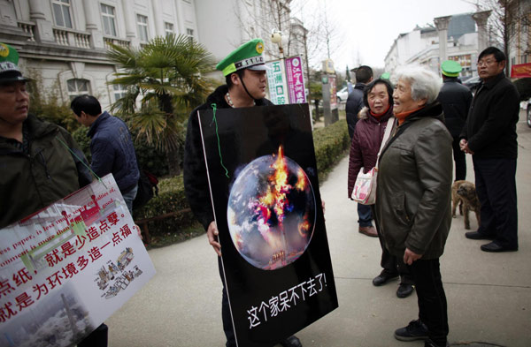 Millionaire leads parade for environmental protection