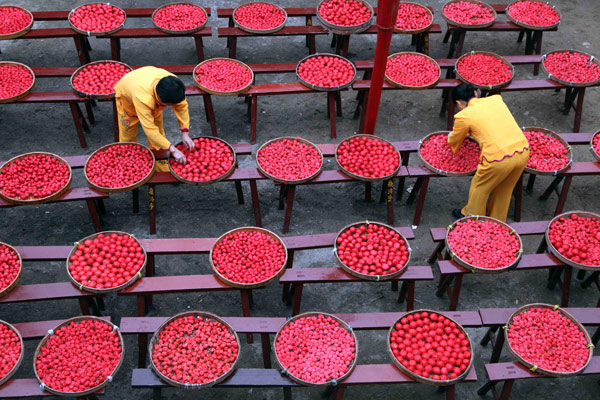 Tofu balls mark annual festival in E China