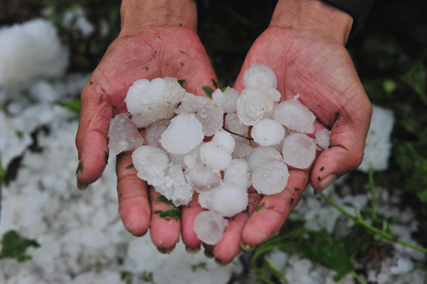 Rare hail hits South China