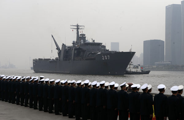 Singapore navy vessel visits Shanghai