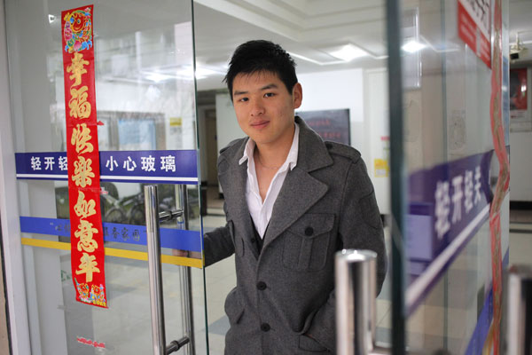 Earthquake hero enters Tongji University