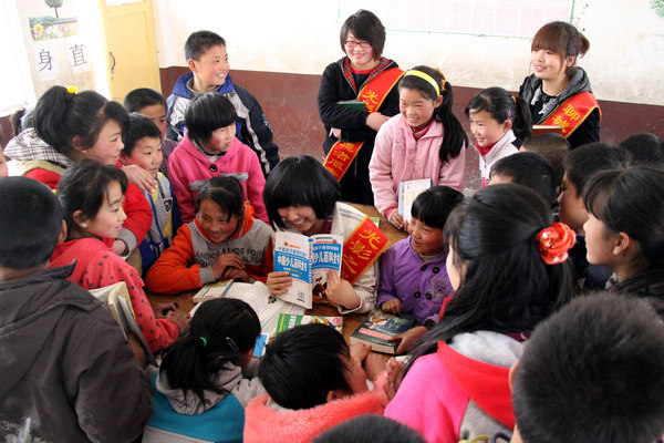 Young students in E China encouraged to read
