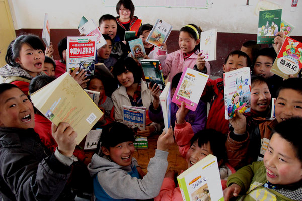 Young students in E China encouraged to read