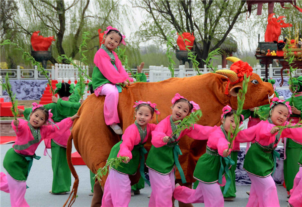 Qingming Cultural Festival opens in C China