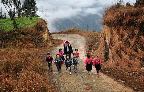 School mergers leave kids with daily trek