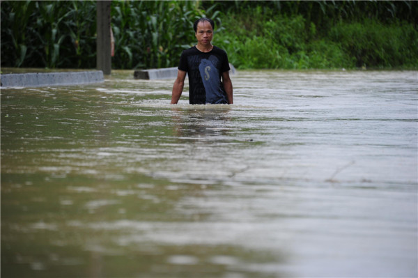 Rainstorm brings flood in South China