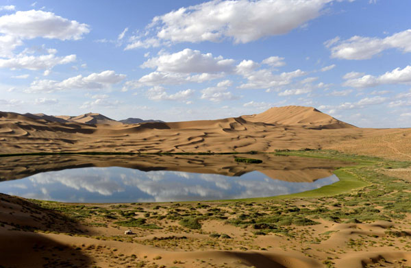 Stunning views in Badain Jaran Desert