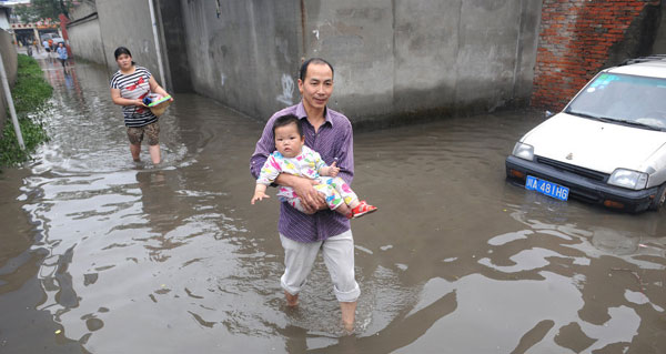 Heavy rainfall floods SW China city