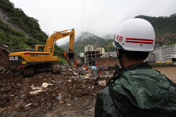 5 dead, 4 injured in SW China landslide