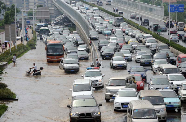 Heavy rain hits Central China