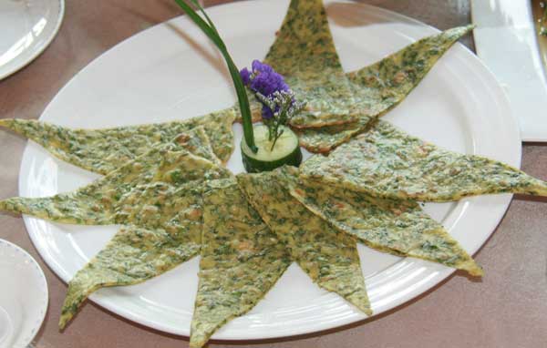 Qingdao eatery finds use for pesky seaweed