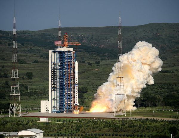 China launches three experimental satellites