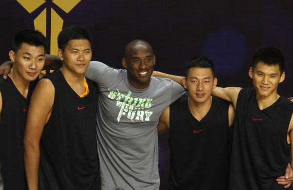 Kobe Byrant meets fans in Shenzhen