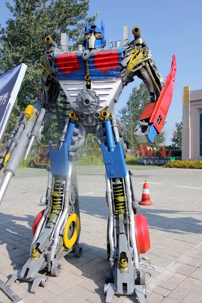 Transformers: Apartment salesman in disguise