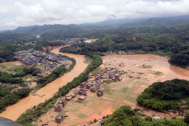 9 killed in south China floods