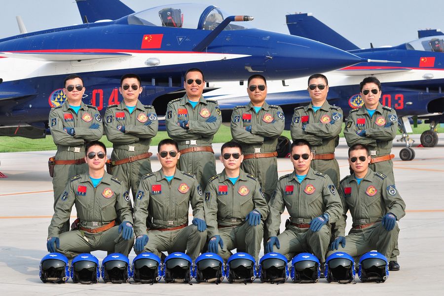 PLA aerobatic team's overseas debut