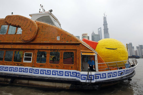 'Roast duck' served on Huangpu River