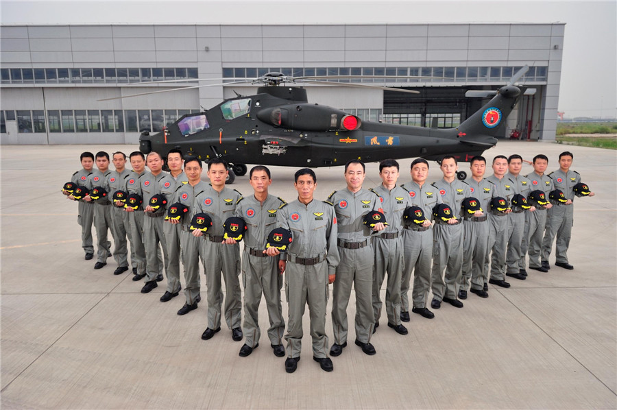 PLA 'Thunder' aerobatic team debuts at Expo