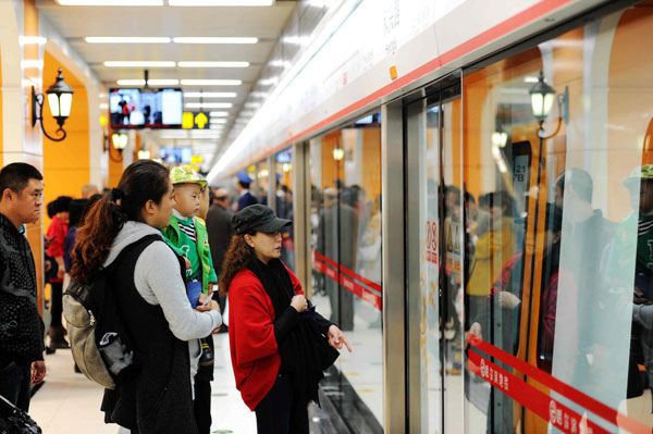 Subway line in frigid region starts trial run