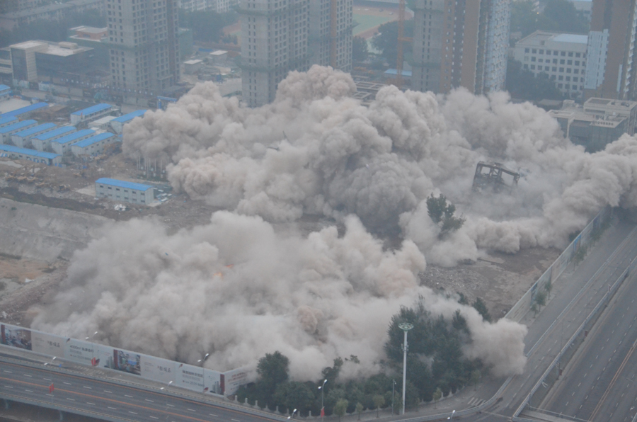Thermometer-alike building demolished in NE China