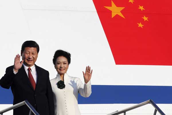 President Xi arrives in Bali island for APEC meeting
