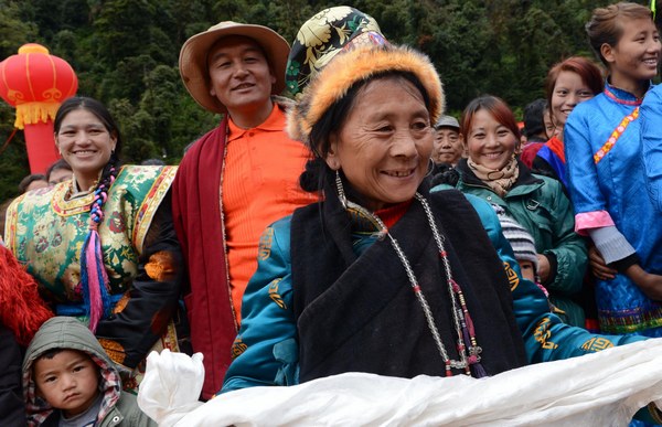 New highway opens in Tibet county