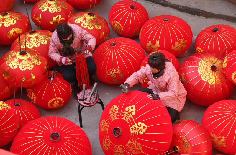 New Year greetings around China