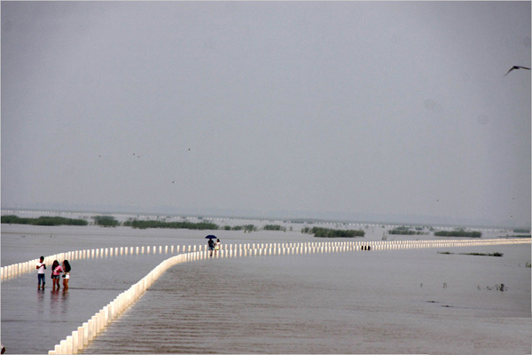 Highway submerged under water in Jiangxi