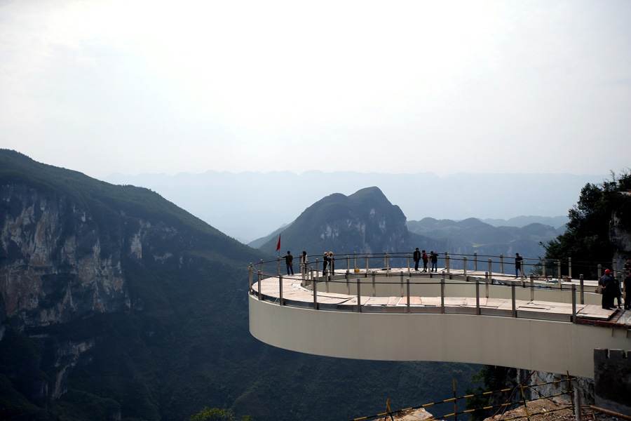 Record-breaking transparent skywalk to open in May