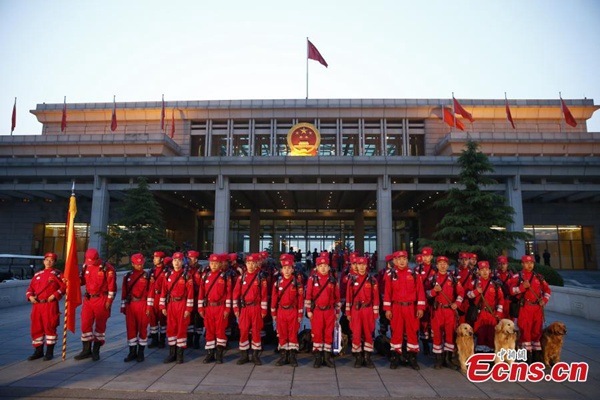 China rescue team Arrives in Nepal to aid in quake relief