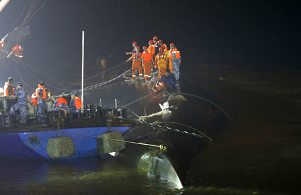 Search-and-rescue operation enters third day