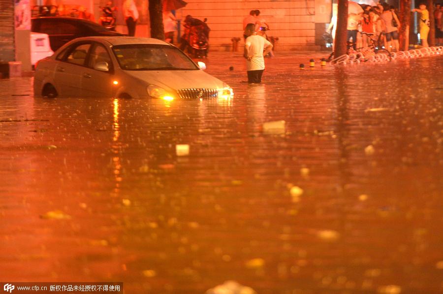 Torrential rain wreaks havoc in Jinan