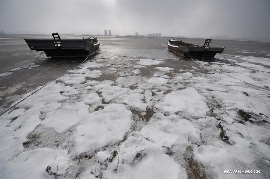 Cold wave sweeps across China