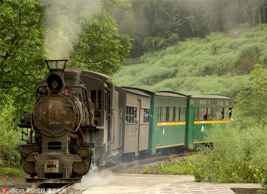 Time-tripping steam train in SW China