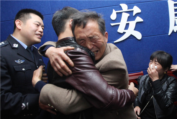 Man abducted 19 years ago reunites with family