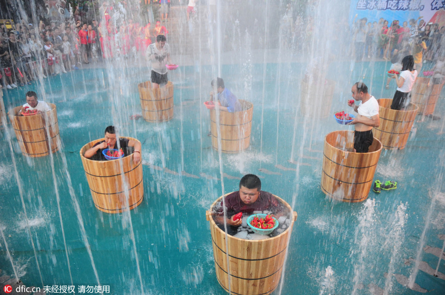 Hot pepper and ice tub challenge held in E China