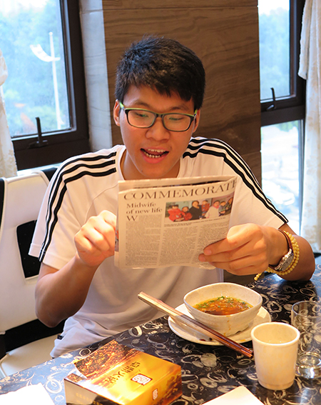 Inspiring quake amputee to pursue US degree