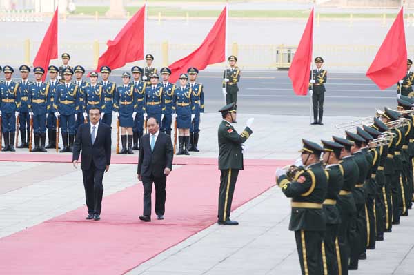 Premier Li welcomes Vietnam's Phuc
